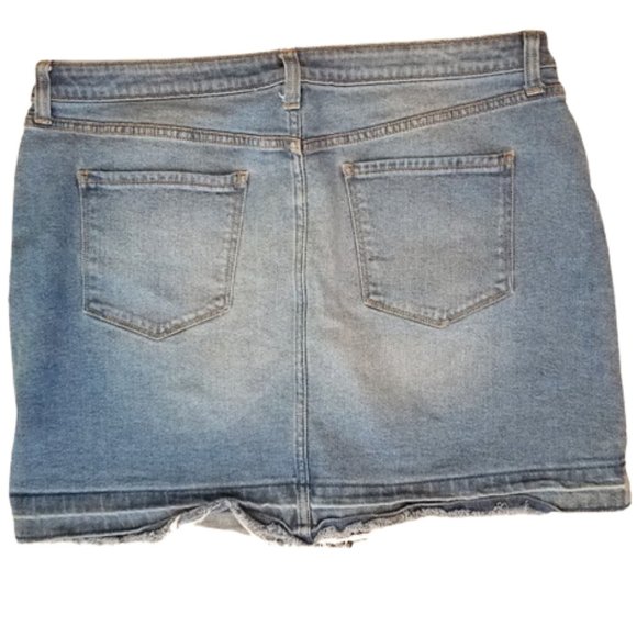 a. n. a. A New Approach Button Front Denim Jean Frayed Hem Mini Skirt Women's 16 - Picture 2 of 3